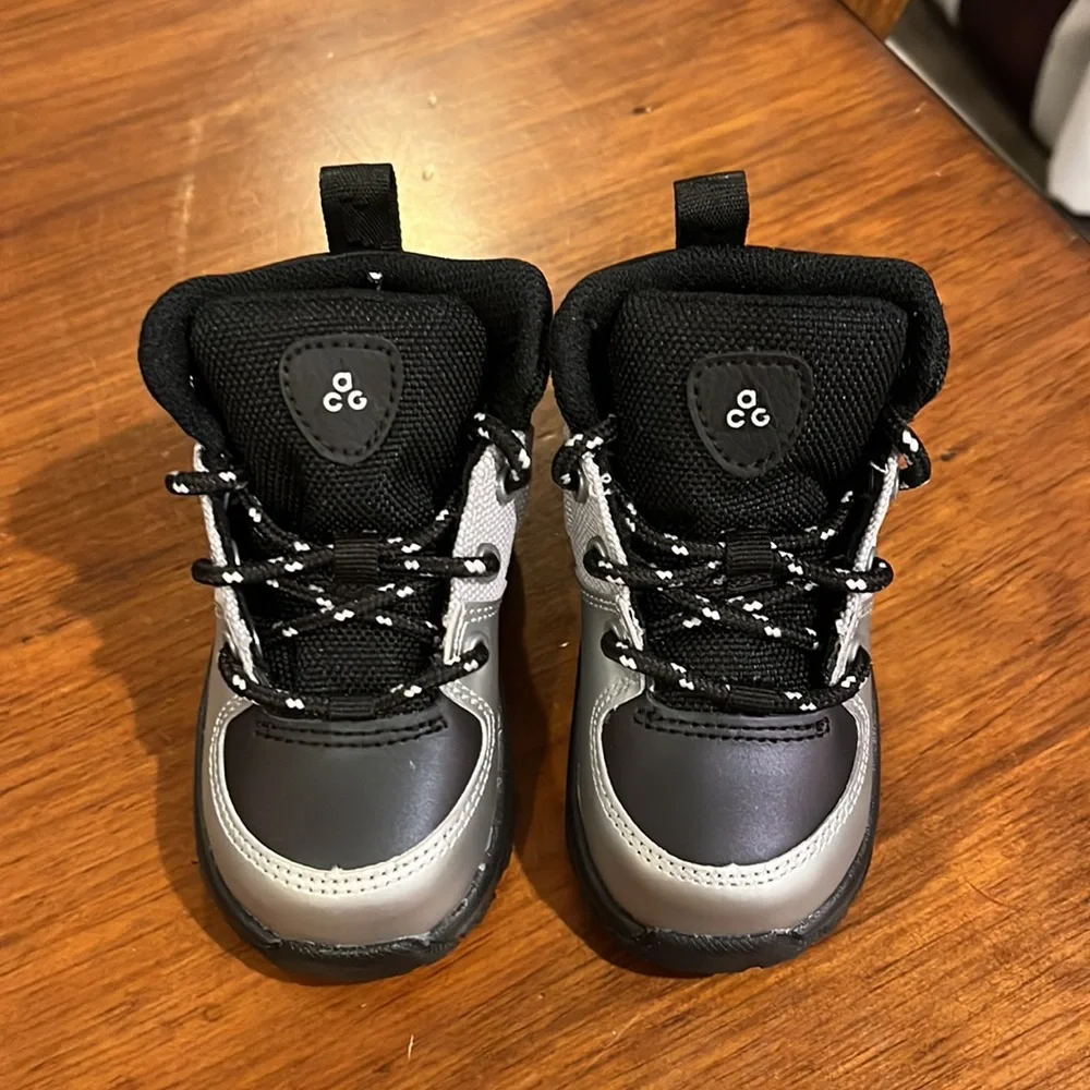 Nike Manoa LTH TD Boots silver black Toddlers Boys Girls 472650 020 Size 5C sz 5